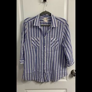 American Eagle Button Down